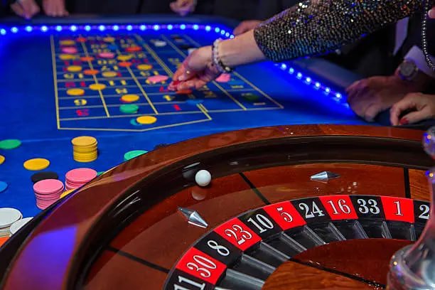 Live-dealer casino table interface